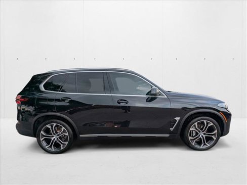 Certified 2025 BMW X5 xDrive40i w/ Premium Package image 4