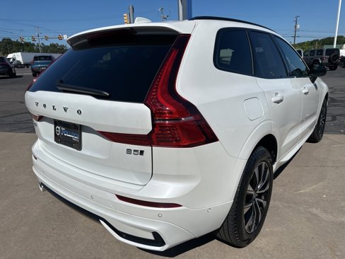 Certified 2025 Volvo XC60 B5 Plus image 5