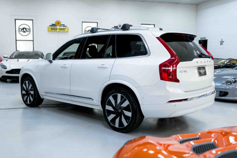 Used 2023 Volvo XC90 T8 Ultimate w/ Lounge Package image 9