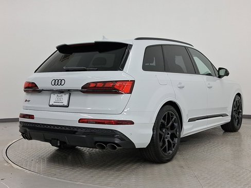 New 2026 Audi SQ7 Prestige image 9