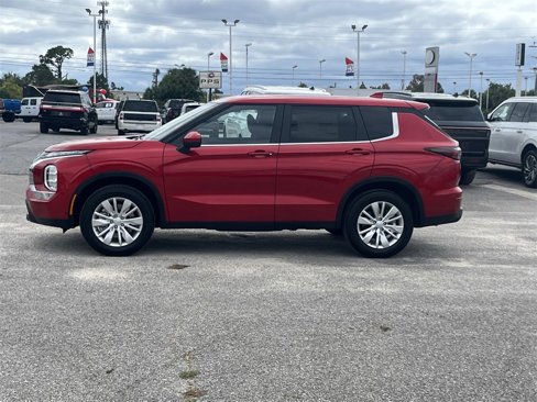 New 2025 Mitsubishi Outlander ES image 2