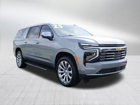 New 2025 Chevrolet Suburban Premier image 9