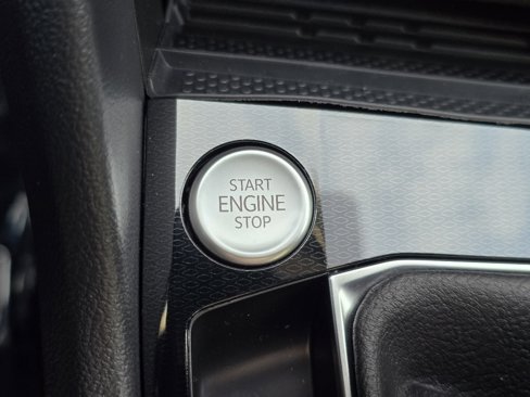 New 2025 Volkswagen Taos SE image 26