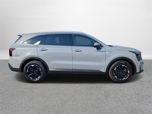 New 2026 Kia Sorento S image 2