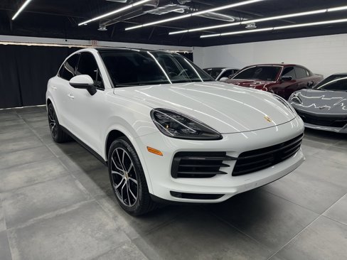 Used 2023 Porsche Cayenne Coupe image 9