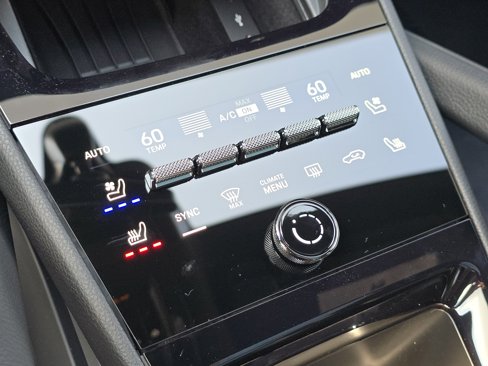New 2025 Porsche Cayenne image 26
