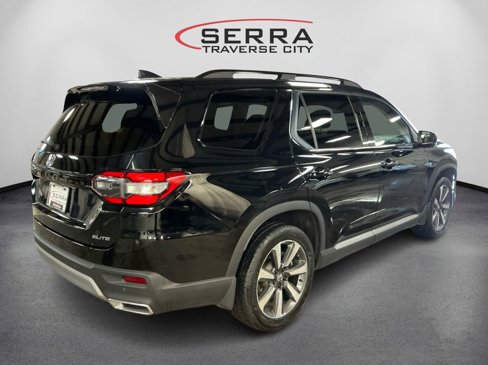Used 2023 Honda Pilot Elite image 5