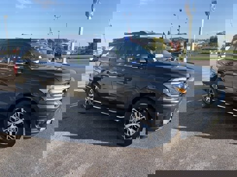 Certified 2022 Ford Expedition XLT image 3