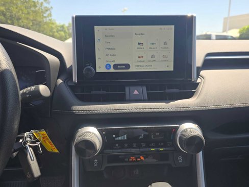 Certified 2025 Toyota RAV4 LE image 25