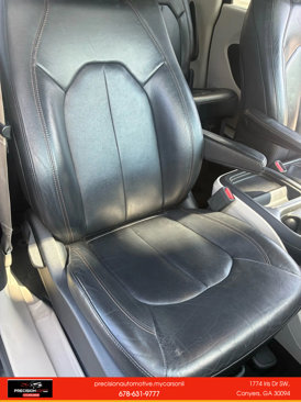 Used 2017 Chrysler Pacifica Touring-L image 20