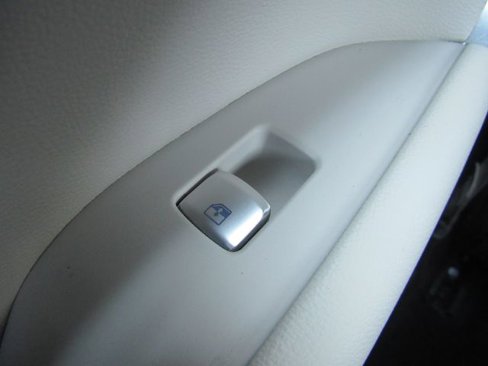 Used 2025 Genesis G70 2.5T image 29