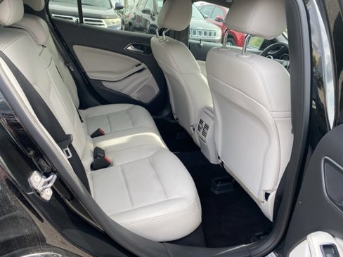 Used 2019 Mercedes-Benz GLA 250 4MATIC image 26
