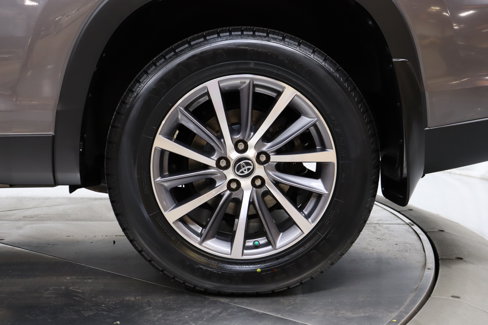 Used 2019 Toyota Highlander AWD V6 image 35
