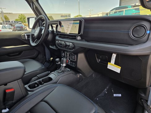 New 2025 Jeep Wrangler Unlimited Rubicon 4xe image 36