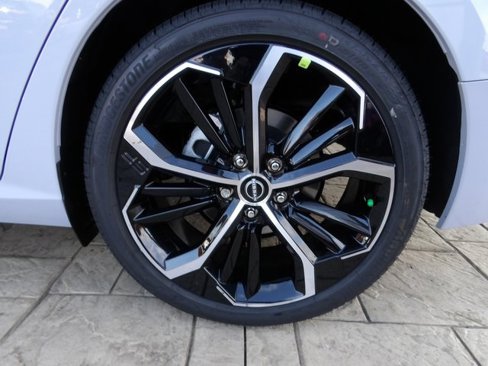 New 2025 Nissan Altima 2.5 SR image 11