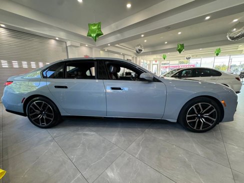 Used 2024 BMW 760i xDrive w/ Premium Package 2 image 11