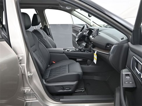 New 2026 Nissan Rogue Platinum image 15
