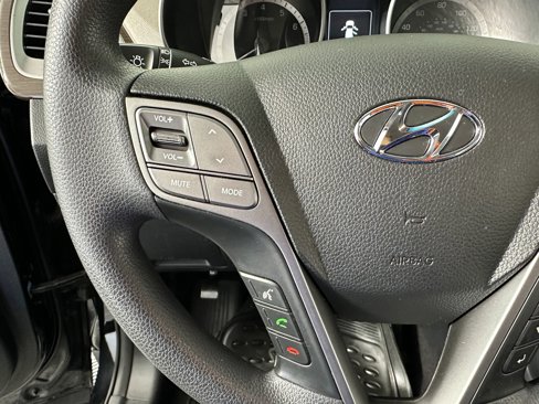 Used 2017 Hyundai Santa Fe SE image 40