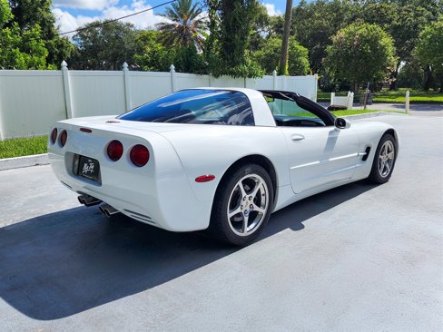 Used 2004 Chevrolet Corvette Coupe w/ Preferred Equipment Group image 8