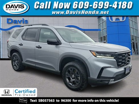 Certified 2025 Honda Pilot TrailSport image 1