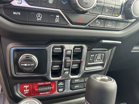 New 2025 Jeep Wrangler Unlimited Rubicon w/ Technology Group image 42