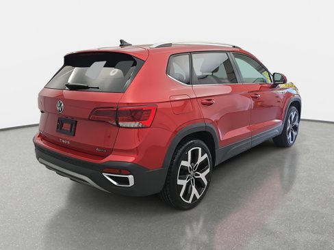 Certified 2023 Volkswagen Taos SEL image 3