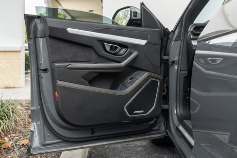 Used 2022 Lamborghini Urus image 32