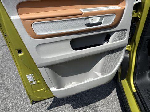 New 2025 Volkswagen ID. Buzz 1st Edition image 23