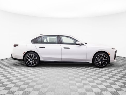 New 2025 BMW i7 eDrive50 w/ M Sport Package image 7