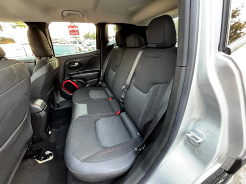 Used 2016 Jeep Renegade Trailhawk image 10