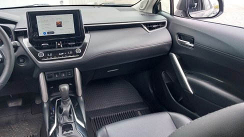 Used 2024 Toyota Corolla Cross XLE image 17