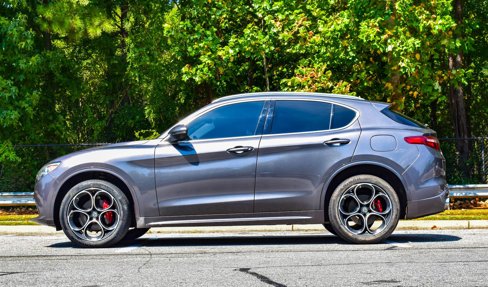 Used 2020 Alfa Romeo Stelvio Ti w/ Active Blind Spot Package image 8