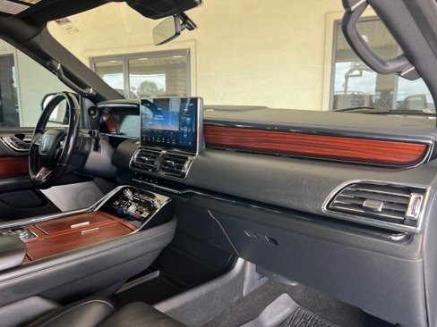 Used 2022 Lincoln Navigator L Reserve image 30