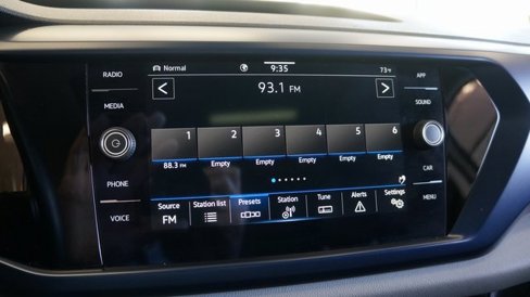 Used 2022 Volkswagen Taos SE image 16