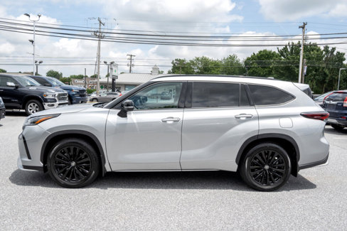Used 2024 Toyota Highlander XSE image 8