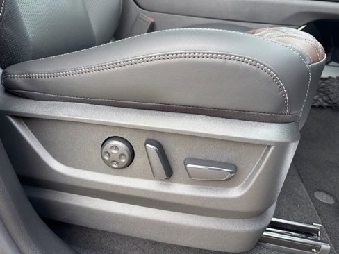 New 2025 Nissan Armada Platinum image 23
