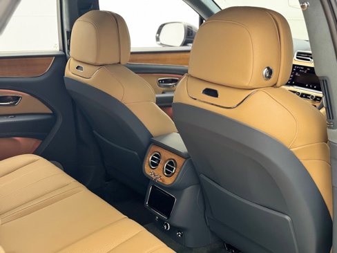New 2024 Bentley Bentayga image 41