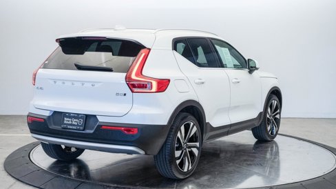 Certified 2025 Volvo XC40 B5 Plus w/ Climate Package image 5