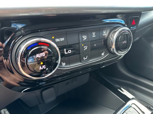 New 2025 Chevrolet Trax LT w/ Driver Confidence Package image 17