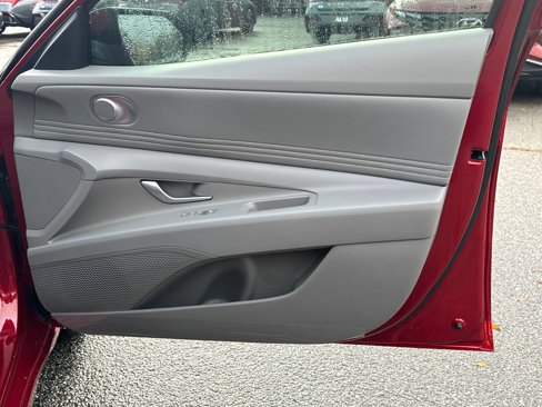 Certified 2025 Hyundai Elantra SEL image 14