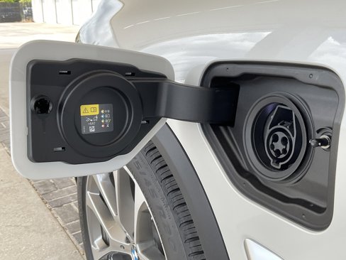 New 2026 BMW X5 xDrive50e w/ Premium Package image 7