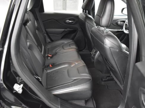 Used 2023 Jeep Cherokee Altitude Lux image 17