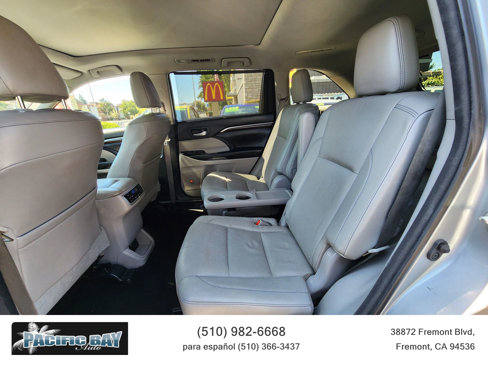Used 2015 Toyota Highlander Limited Platinum image 17