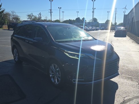 Used 2021 Toyota Sienna Platinum image 9