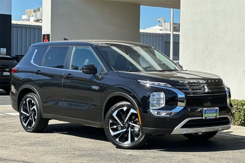 New 2025 Mitsubishi Outlander SE image 3
