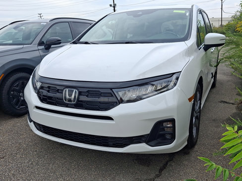 New 2026 Honda Odyssey Touring image 3
