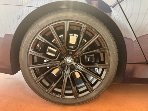 Used 2021 BMW 750i xDrive w/ Executive Package image 15