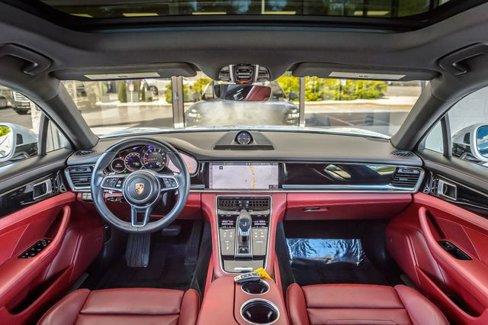 Used 2020 Porsche Panamera image 3