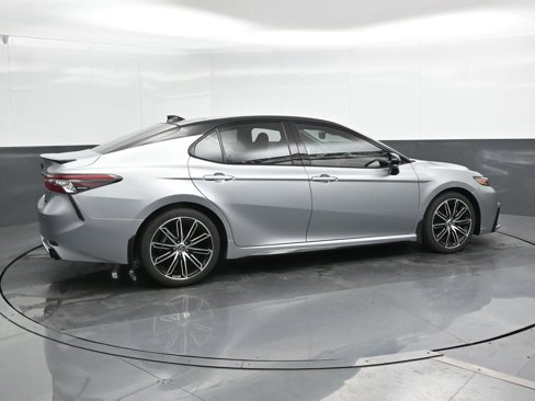 Used 2024 Toyota Camry XSE image 3