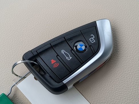 Certified 2025 BMW 330i Sedan w/ M Sport Package image 30